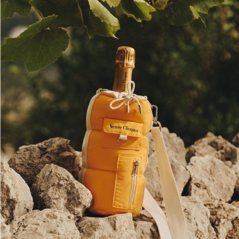 Veuve Clicquot Puffy Bottle Holder Jacket Cooler Bag Travel Tote NWT